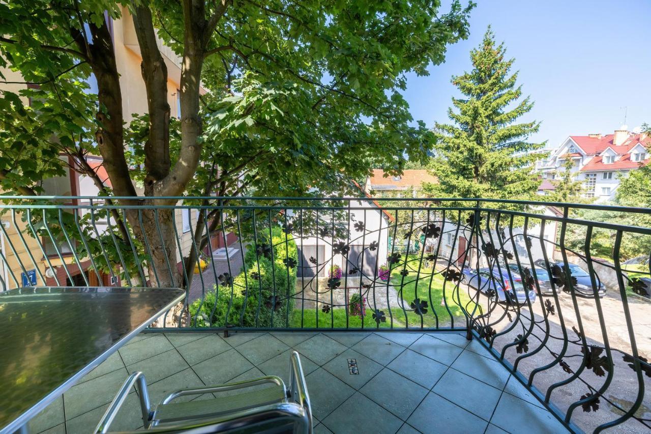 Bright & Spacious Family Apartment In Miedzyzdroje With Parking And 3 Balconies By Noclegi Renters Bagian luar foto