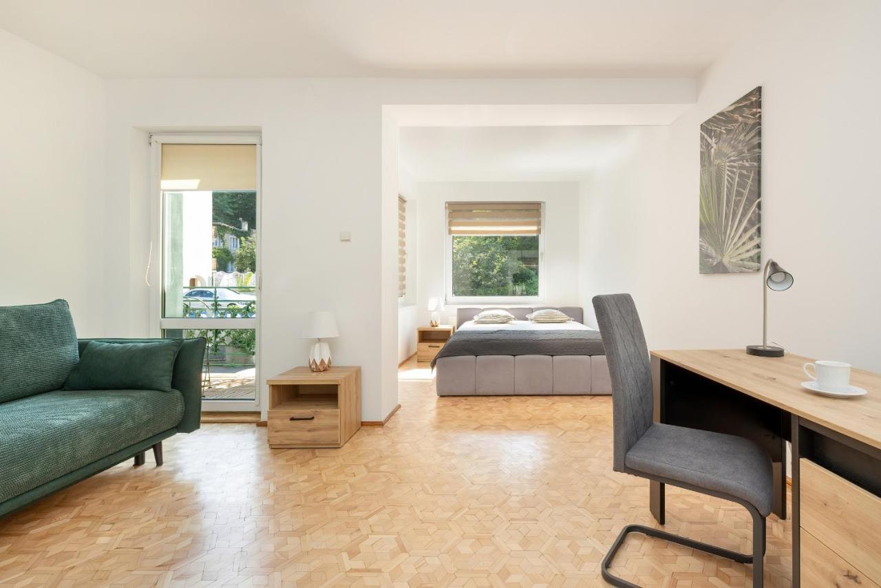 Bright & Spacious Family Apartment In Miedzyzdroje With Parking And 3 Balconies By Noclegi Renters Bagian luar foto