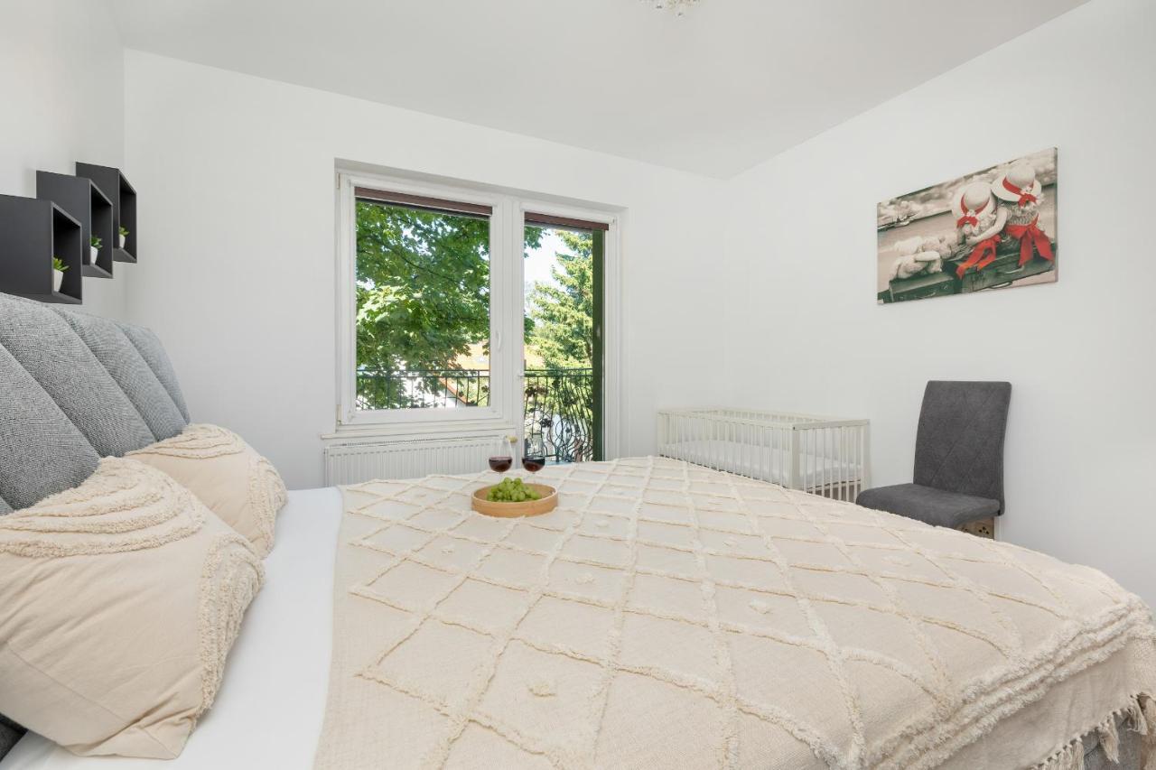 Bright & Spacious Family Apartment In Miedzyzdroje With Parking And 3 Balconies By Noclegi Renters Bagian luar foto