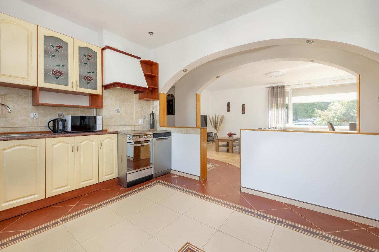 Bright & Spacious Family Apartment In Miedzyzdroje With Parking And 3 Balconies By Noclegi Renters Bagian luar foto