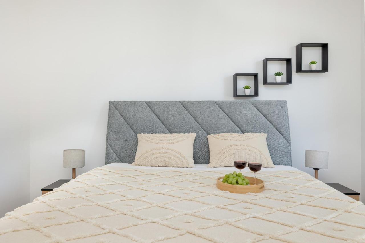 Bright & Spacious Family Apartment In Miedzyzdroje With Parking And 3 Balconies By Noclegi Renters Bagian luar foto